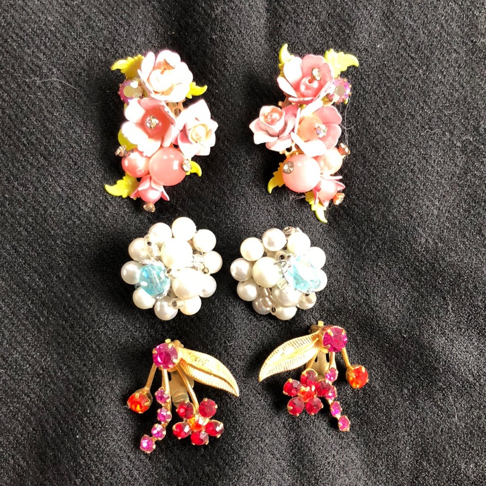 Set of 3 vintage clip on earrings